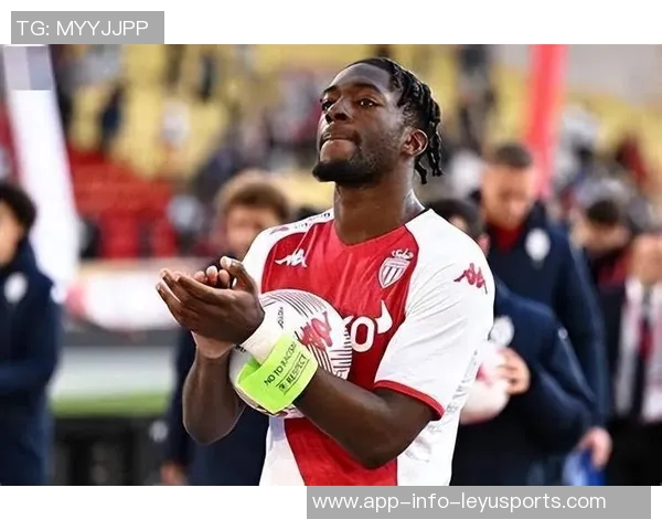 法国后卫迪萨西租借西汉姆后表现亮眼引发关注