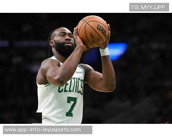 杰伦布朗首节表现平平仅得3分4篮板球队正负值为3状态需提升